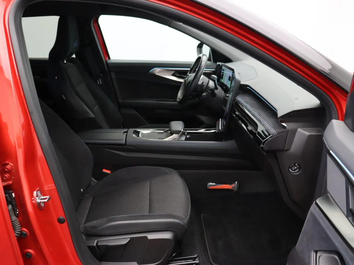 E-Tech full hybrid 200pk techno esprit Alpine | Elektrische achterklep | Cruise Control | Climate Control | Stuurwielverwarming | Trekhaak | Achteruitrijcamera | Apple carplay/Android auto |