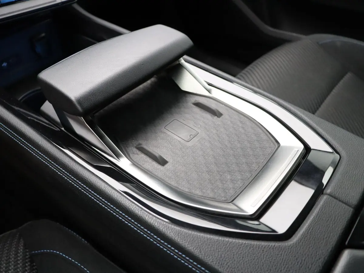 E-Tech full hybrid 200pk techno esprit Alpine | Elektrische achterklep | Cruise Control | Climate Control | Stuurwielverwarming | Trekhaak | Achteruitrijcamera | Apple carplay/Android auto |
