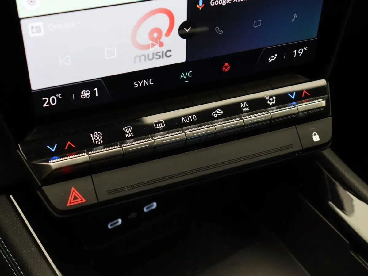 E-Tech full hybrid 200pk techno esprit Alpine | Elektrische achterklep | Cruise Control | Climate Control | Stuurwielverwarming | Trekhaak | Achteruitrijcamera | Apple carplay/Android auto |