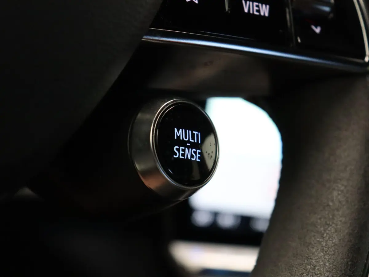 E-Tech full hybrid 200pk techno esprit Alpine | Elektrische achterklep | Cruise Control | Climate Control | Stuurwielverwarming | Trekhaak | Achteruitrijcamera | Apple carplay/Android auto |