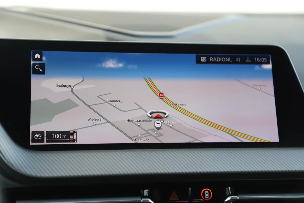 118i Business Edition M Sport Automaat Black Optic Virtual Cockpit Sfeerverlichting Navigatie Carplay Android Sportstoelen Clima Cruise PDC