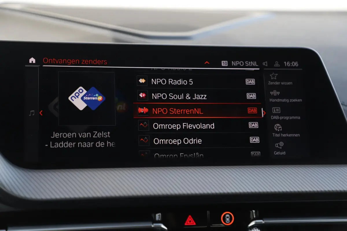 118i Business Edition M Sport Automaat Black Optic Virtual Cockpit Sfeerverlichting Navigatie Carplay Android Sportstoelen Clima Cruise PDC