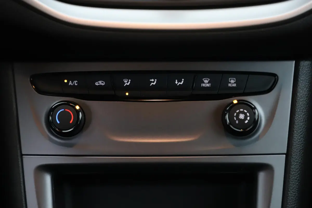 1.2 Edition 110PK LMV LED Navigatie Carplay Android Bluetooth Airco Cruise Control Parkeersensor