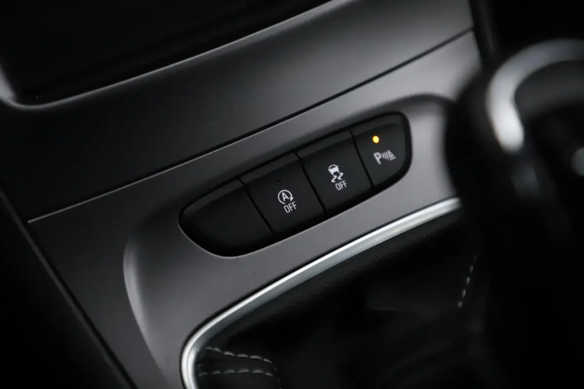 1.2 Edition 110PK LMV LED Navigatie Carplay Android Bluetooth Airco Cruise Control Parkeersensor