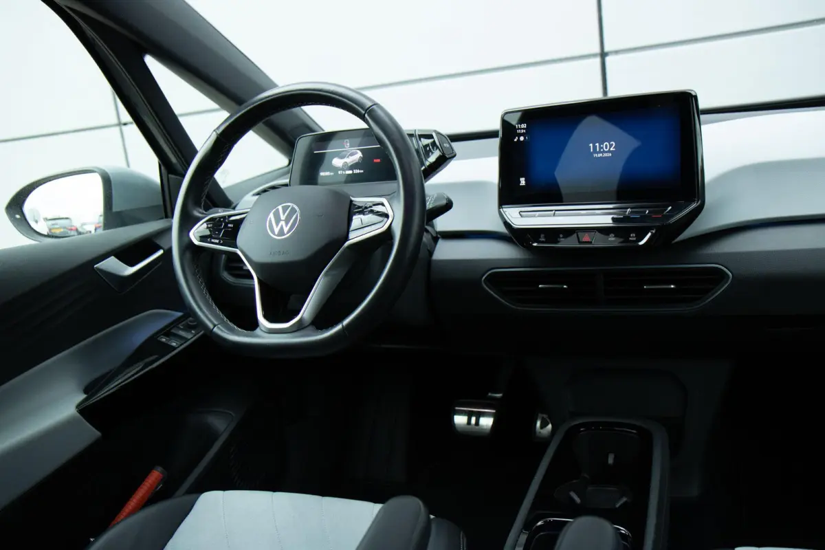 204pk Pro Edition Advantage 58 kWh | SoH 94% | Apple Carplay/Android Auto | Adaptive Cruise| Voorstoelen Verwarmd | 18'' Velgen