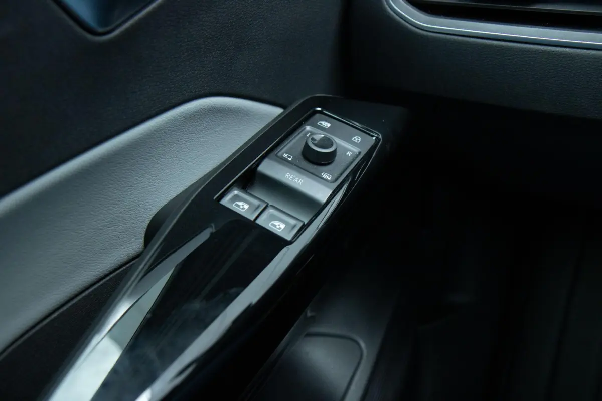 204pk Pro Edition Advantage 58 kWh | SoH 94% | Apple Carplay/Android Auto | Adaptive Cruise| Voorstoelen Verwarmd | 18'' Velgen