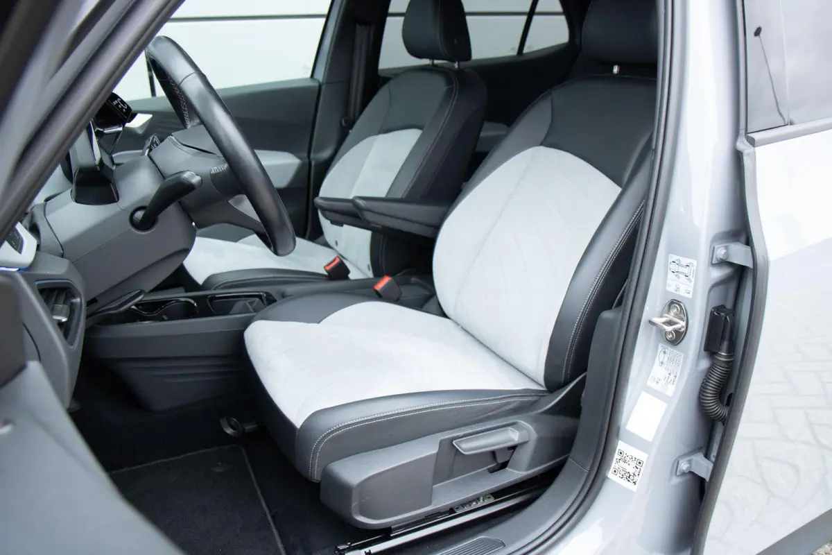 204pk Pro Edition Advantage 58 kWh | SoH 94% | Apple Carplay/Android Auto | Adaptive Cruise| Voorstoelen Verwarmd | 18'' Velgen