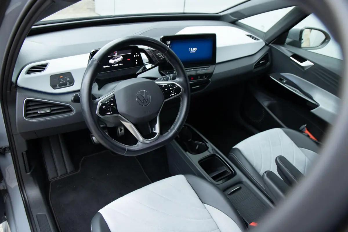 204pk Pro Edition Advantage 58 kWh | SoH 94% | Apple Carplay/Android Auto | Adaptive Cruise| Voorstoelen Verwarmd | 18'' Velgen
