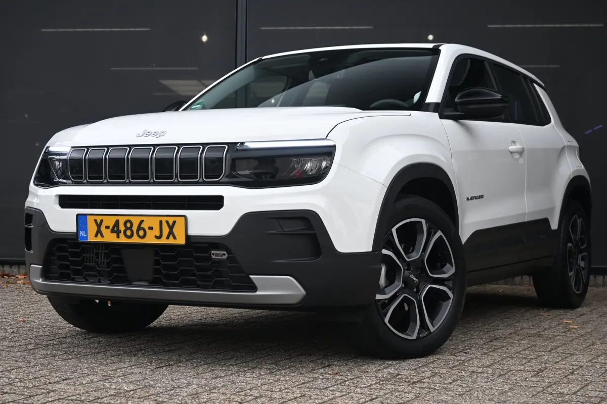 1.2 Altitude 100pk | Navigatie | Climate Control | Elektr. Achterklep | Achteruitrijcamera | Adaptive Cruise  !!
