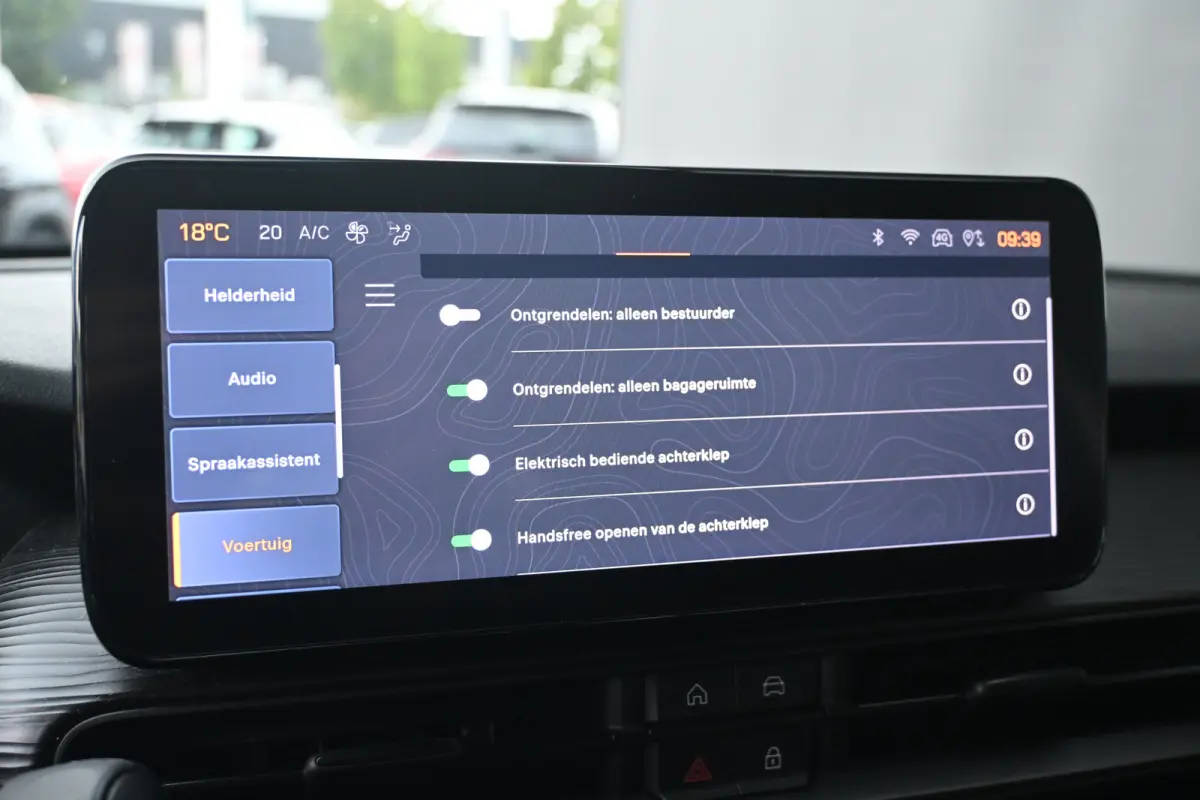 1.2 Altitude 100pk | Navigatie | Climate Control | Elektr. Achterklep | Achteruitrijcamera | Adaptive Cruise  !!