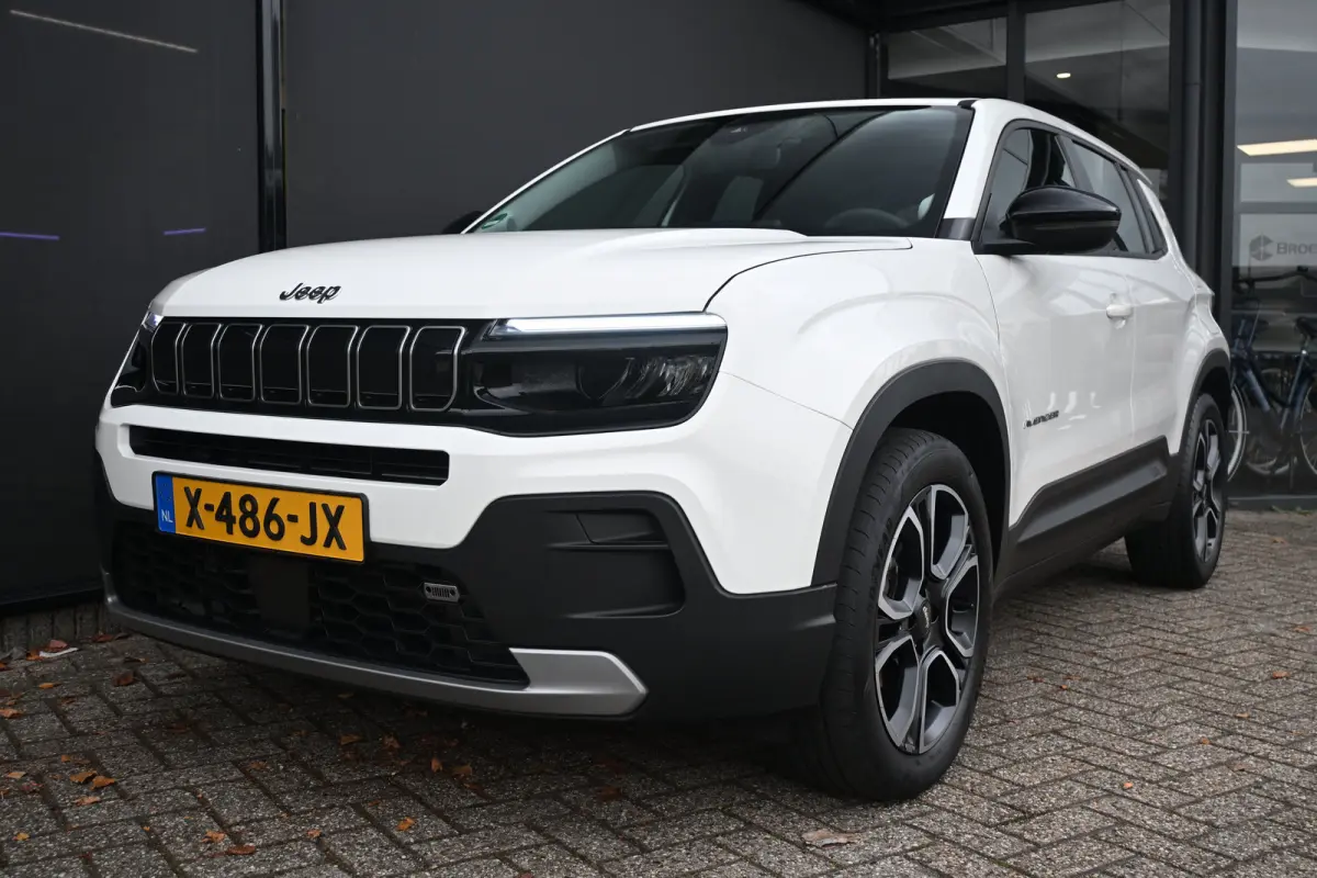 1.2 Altitude 100pk | Navigatie | Climate Control | Elektr. Achterklep | Achteruitrijcamera | Adaptive Cruise  !!