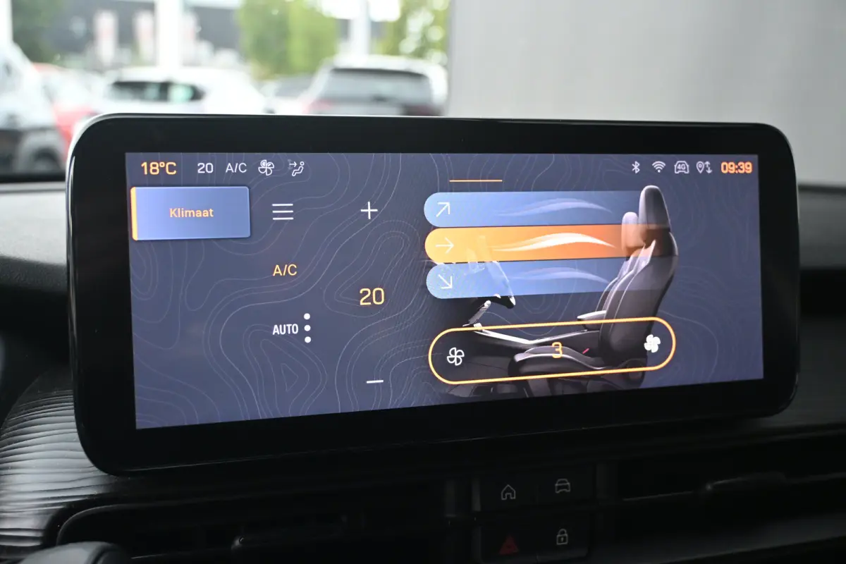 1.2 Altitude 100pk | Navigatie | Climate Control | Elektr. Achterklep | Achteruitrijcamera | Adaptive Cruise  !!
