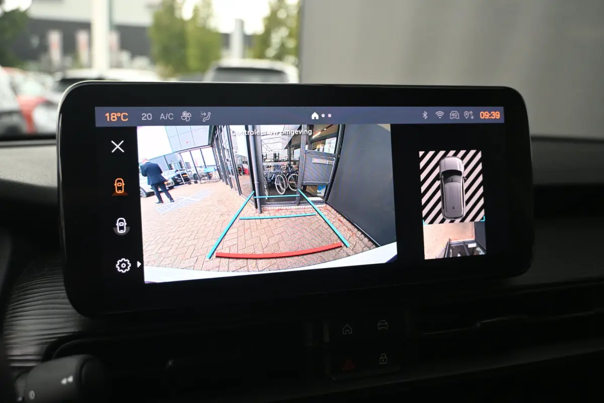 1.2 Altitude 100pk | Navigatie | Climate Control | Elektr. Achterklep | Achteruitrijcamera | Adaptive Cruise  !!