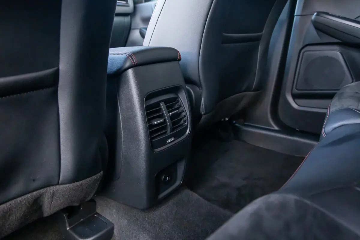 2.5 PHEV ST-Line X Trekhaak | Dodehoek detectie | Stoel- Stuurverwarming | Parkeersensoren | Keyless | Elek. Achterklep | Dodehoek Detectie | B&O | Apple Carplay/Android Auto | Achteruitrijc