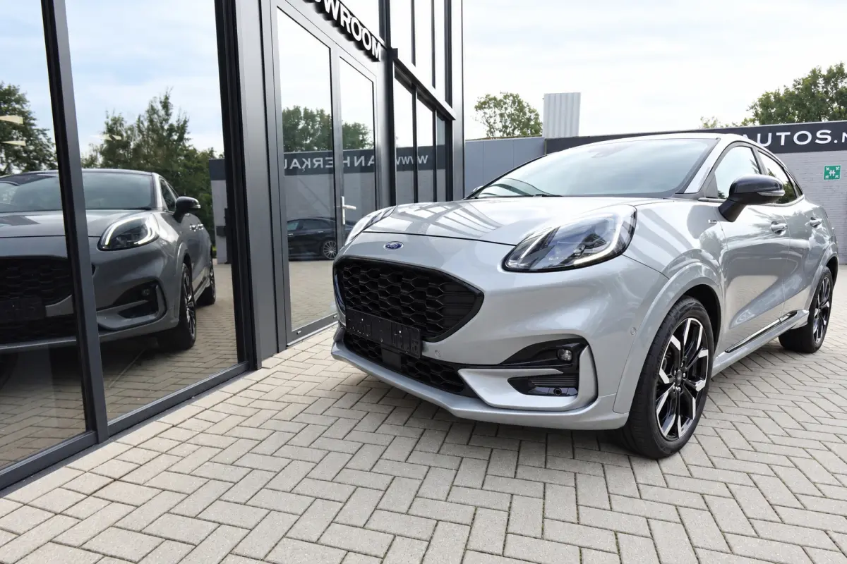 1.0 EcoBoost ST-Line X PANO B&O CAM