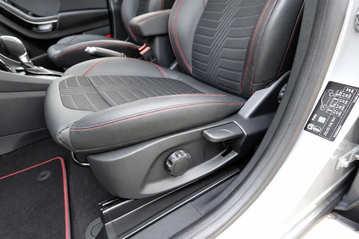 1.0 EcoBoost ST-Line X PANO B&O CAM