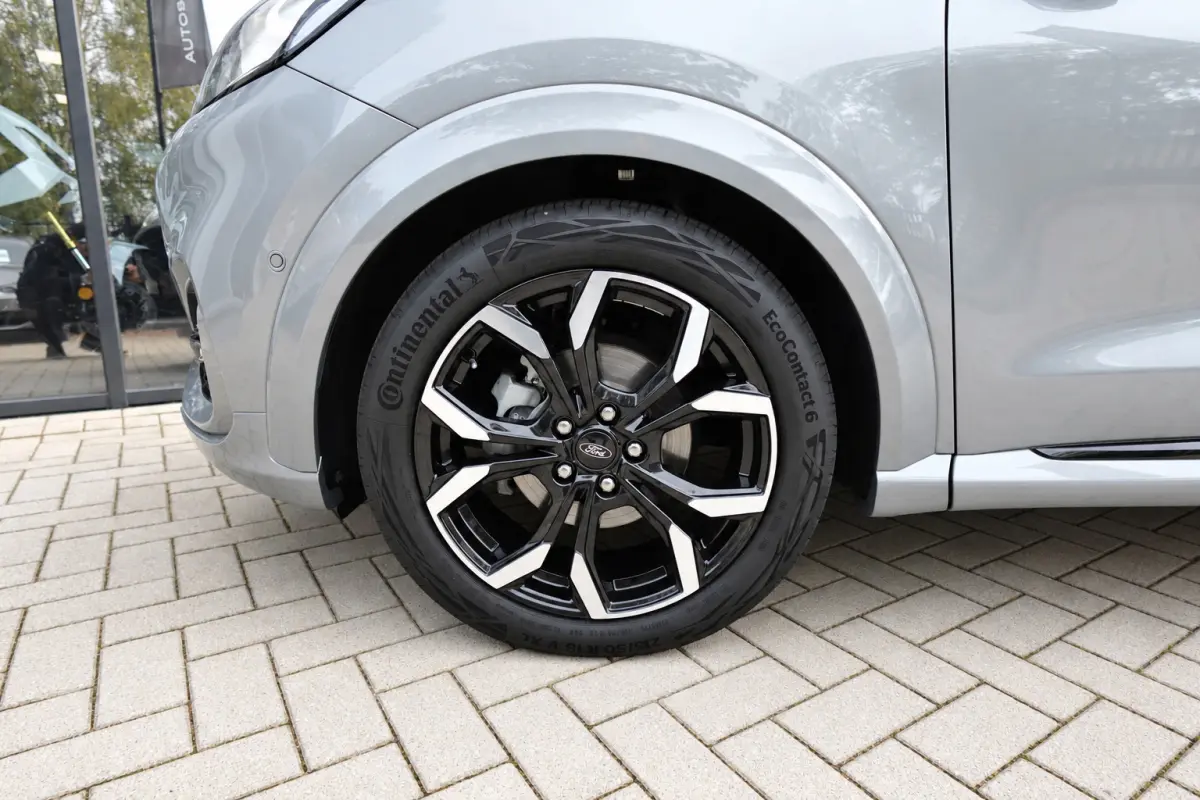 1.0 EcoBoost ST-Line X PANO B&O CAM