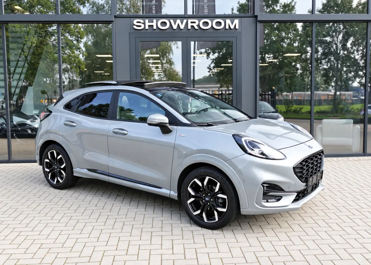 1.0 EcoBoost ST-Line X PANO B&O CAM