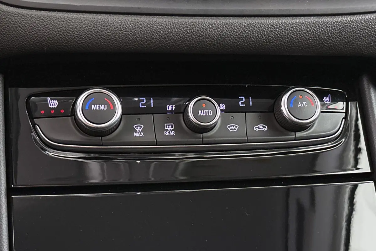 1.2 Turbo Level 3 Trekhaak Stuur/Stoelverwarming Keyless
