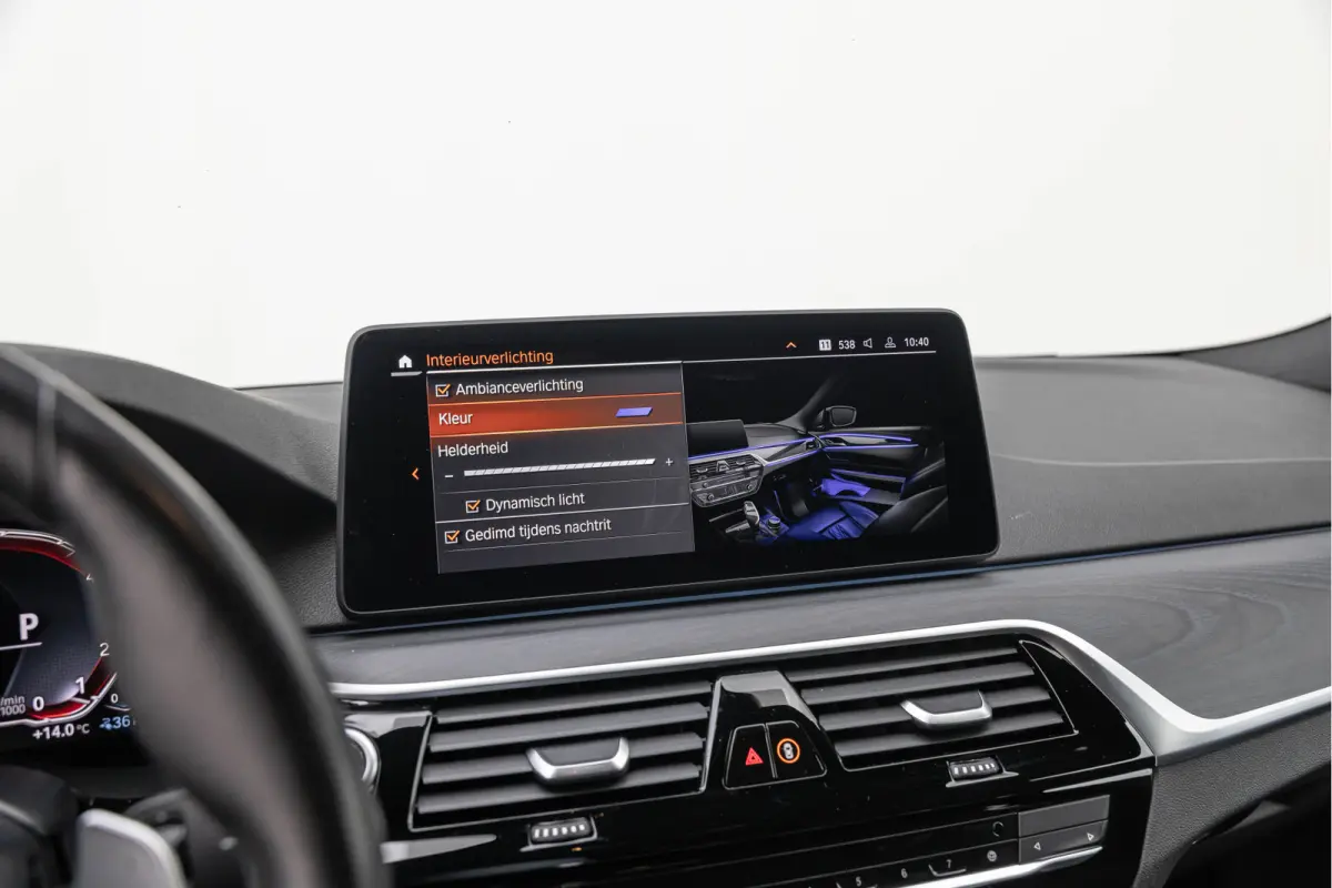 530e xDrive High Exe. 292pk M-pakket Comfortstoelen HuD Trekhaak