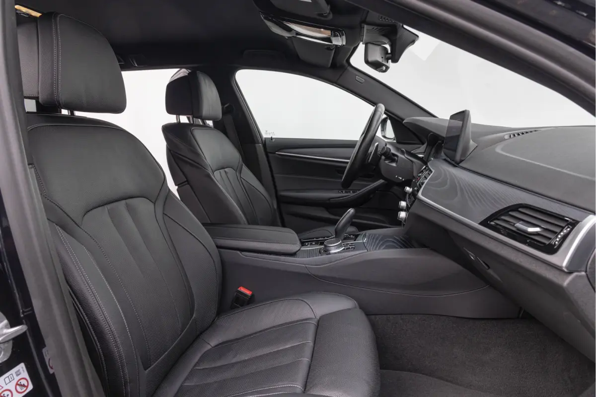 530e xDrive High Exe. 292pk M-pakket Comfortstoelen HuD Trekhaak