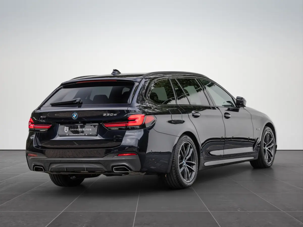 530e xDrive High Exe. 292pk M-pakket Comfortstoelen HuD Trekhaak