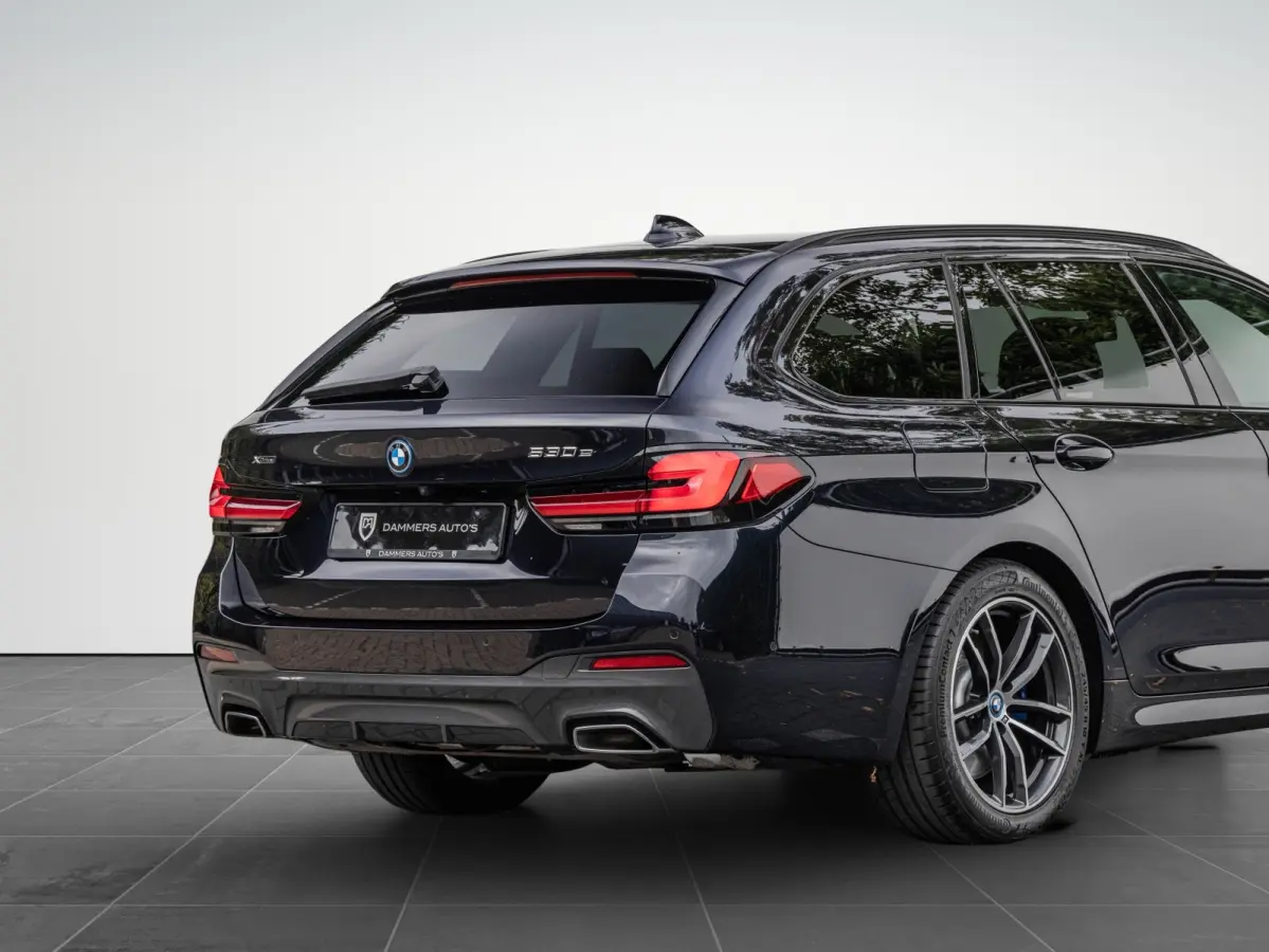 530e xDrive High Exe. 292pk M-pakket Comfortstoelen HuD Trekhaak