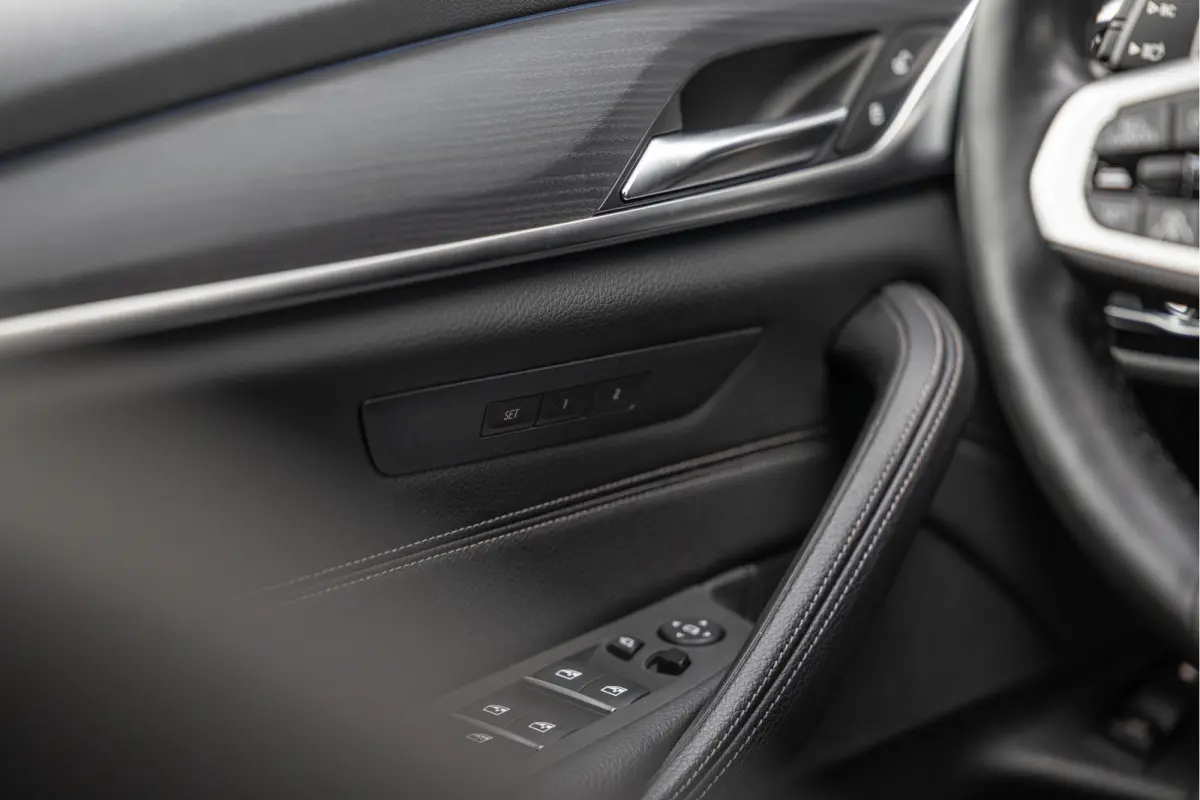 530e xDrive High Exe. 292pk M-pakket Comfortstoelen HuD Trekhaak