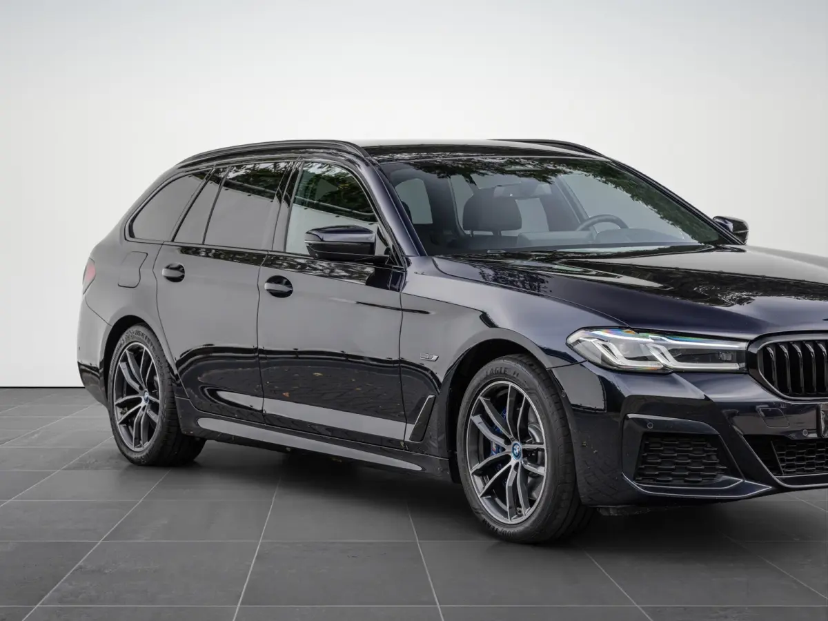 530e xDrive High Exe. 292pk M-pakket Comfortstoelen HuD Trekhaak