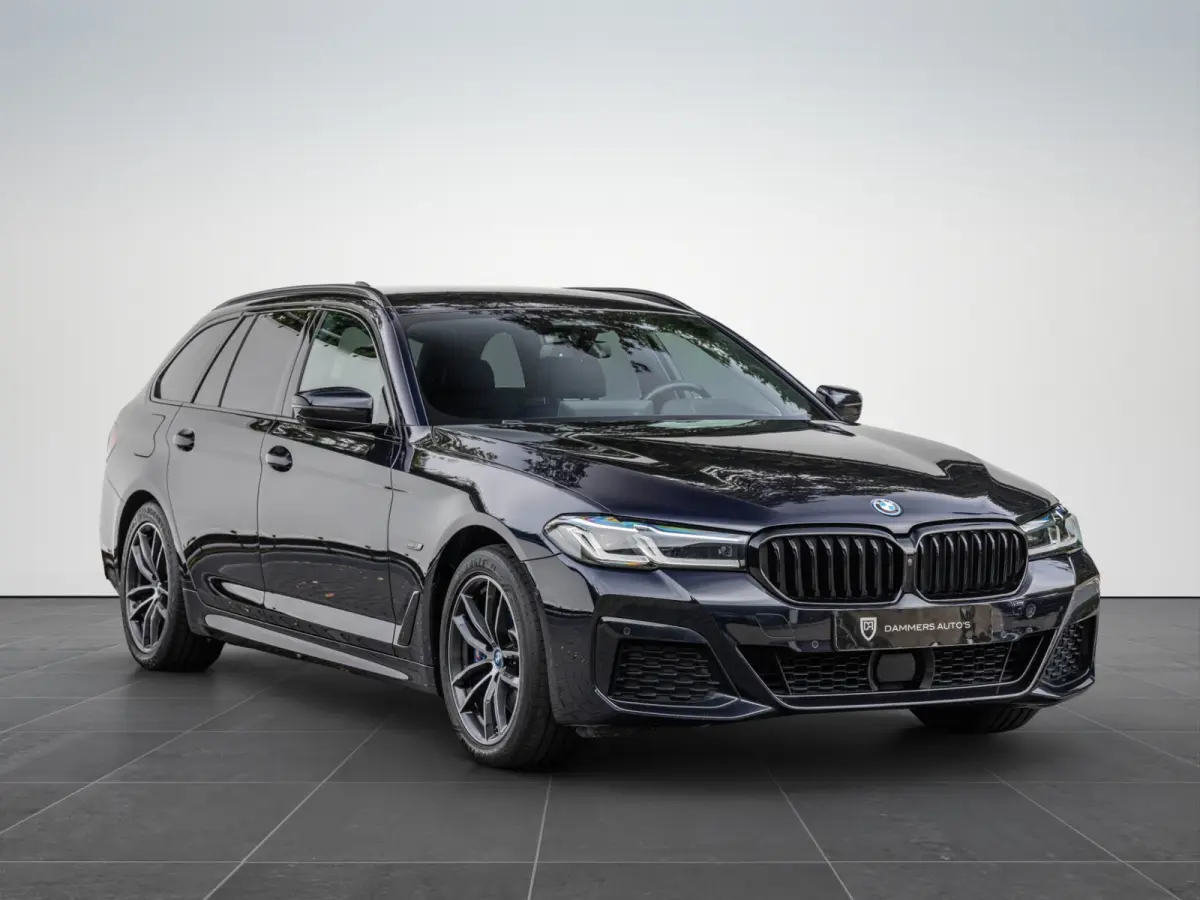 530e xDrive High Exe. 292pk M-pakket Comfortstoelen HuD Trekhaak