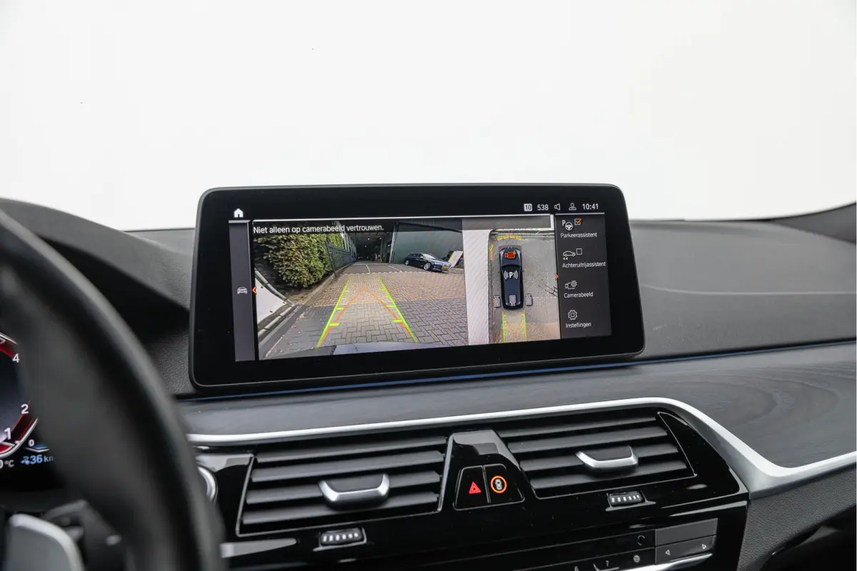 530e xDrive High Exe. 292pk M-pakket Comfortstoelen HuD Trekhaak