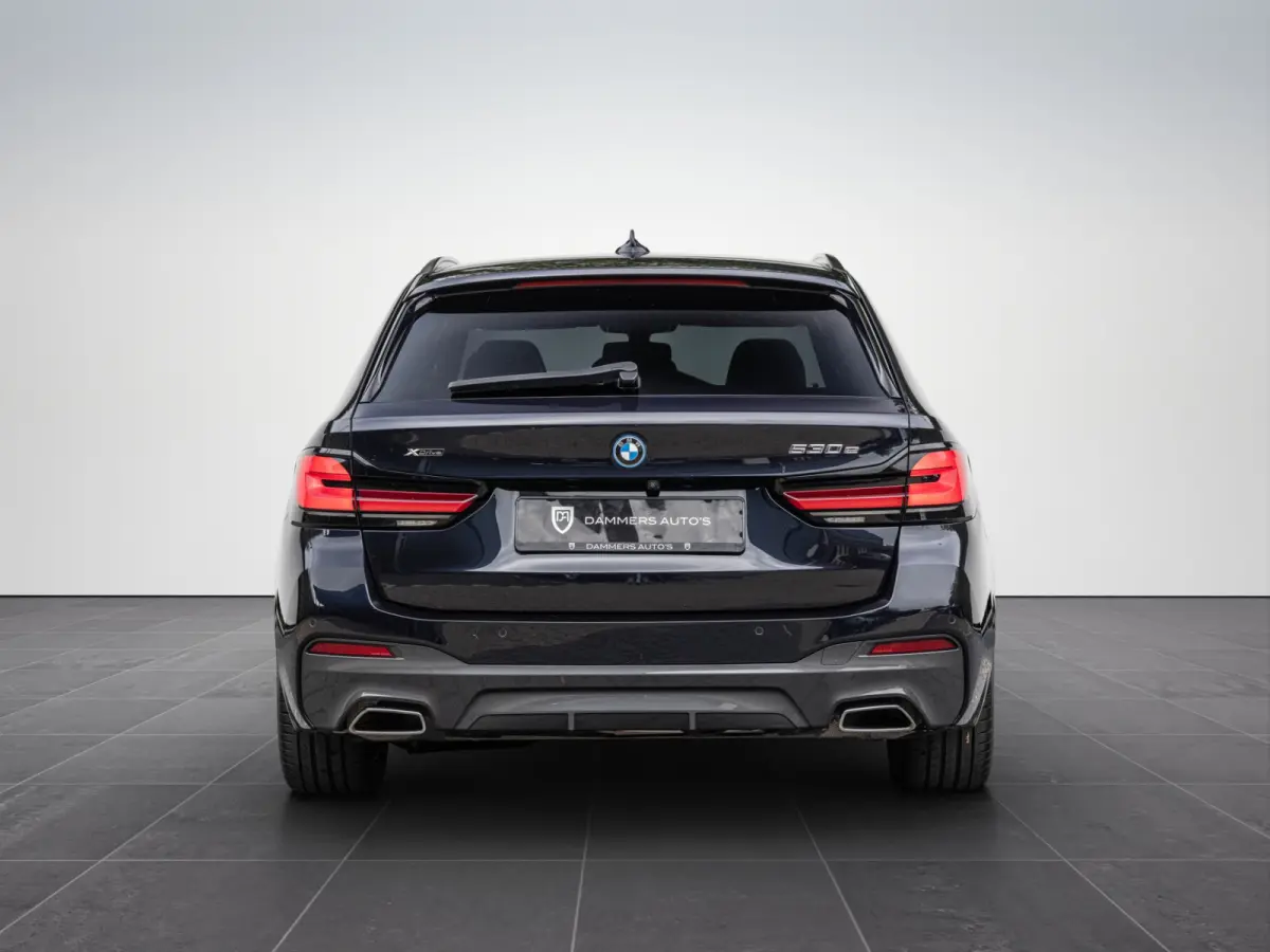 530e xDrive High Exe. 292pk M-pakket Comfortstoelen HuD Trekhaak