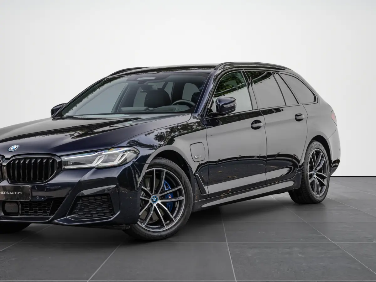 530e xDrive High Exe. 292pk M-pakket Comfortstoelen HuD Trekhaak