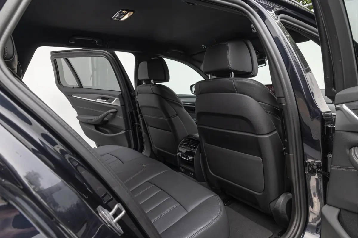 530e xDrive High Exe. 292pk M-pakket Comfortstoelen HuD Trekhaak