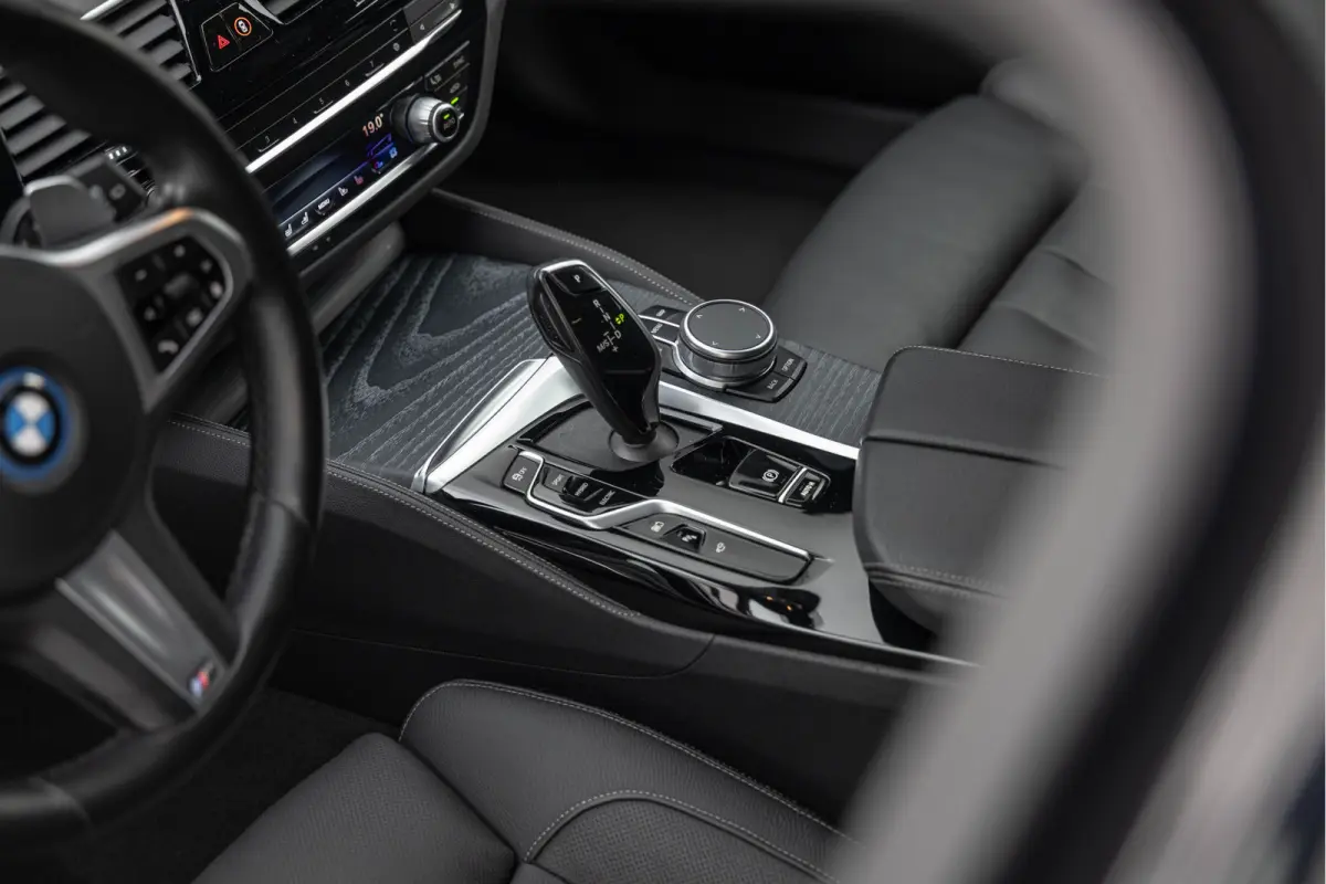 530e xDrive High Exe. 292pk M-pakket Comfortstoelen HuD Trekhaak