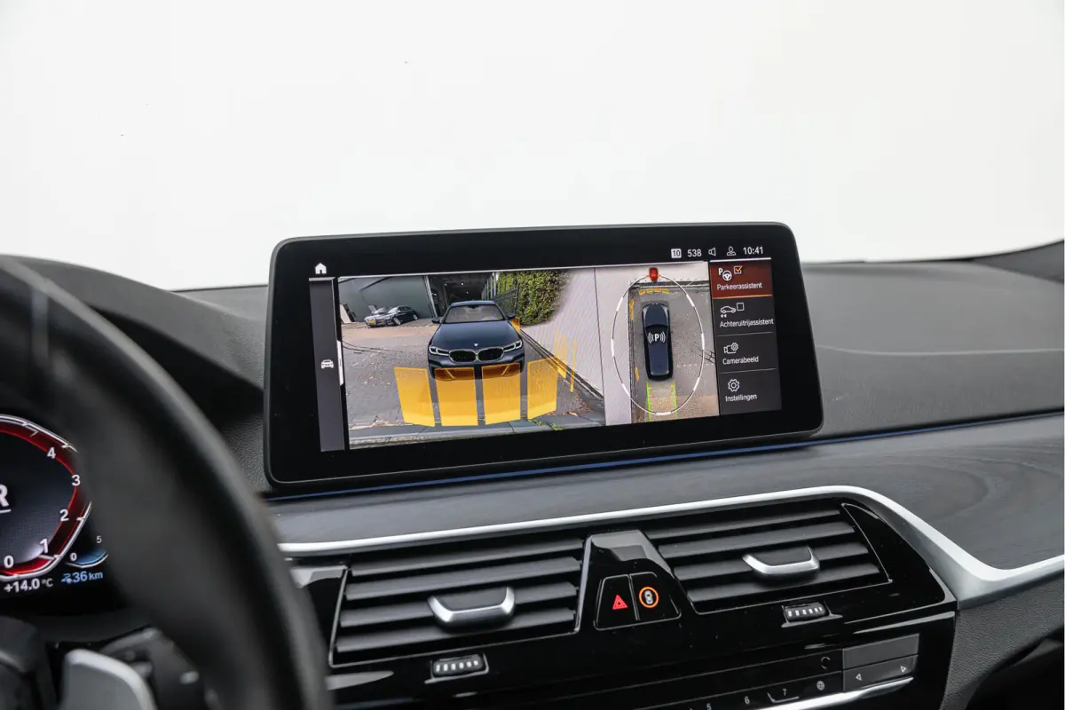 530e xDrive High Exe. 292pk M-pakket Comfortstoelen HuD Trekhaak
