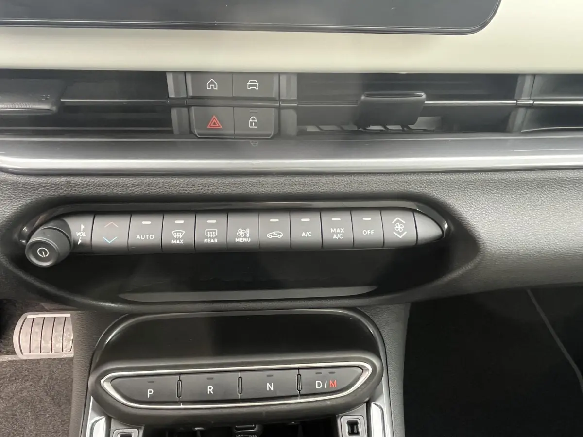 1.2 Hybrid T3 81 kW DCT La Prima AUTOMAAT|NAVI|CLIMATE|APPLE/ANDROID|CAMERA|PDC|18"