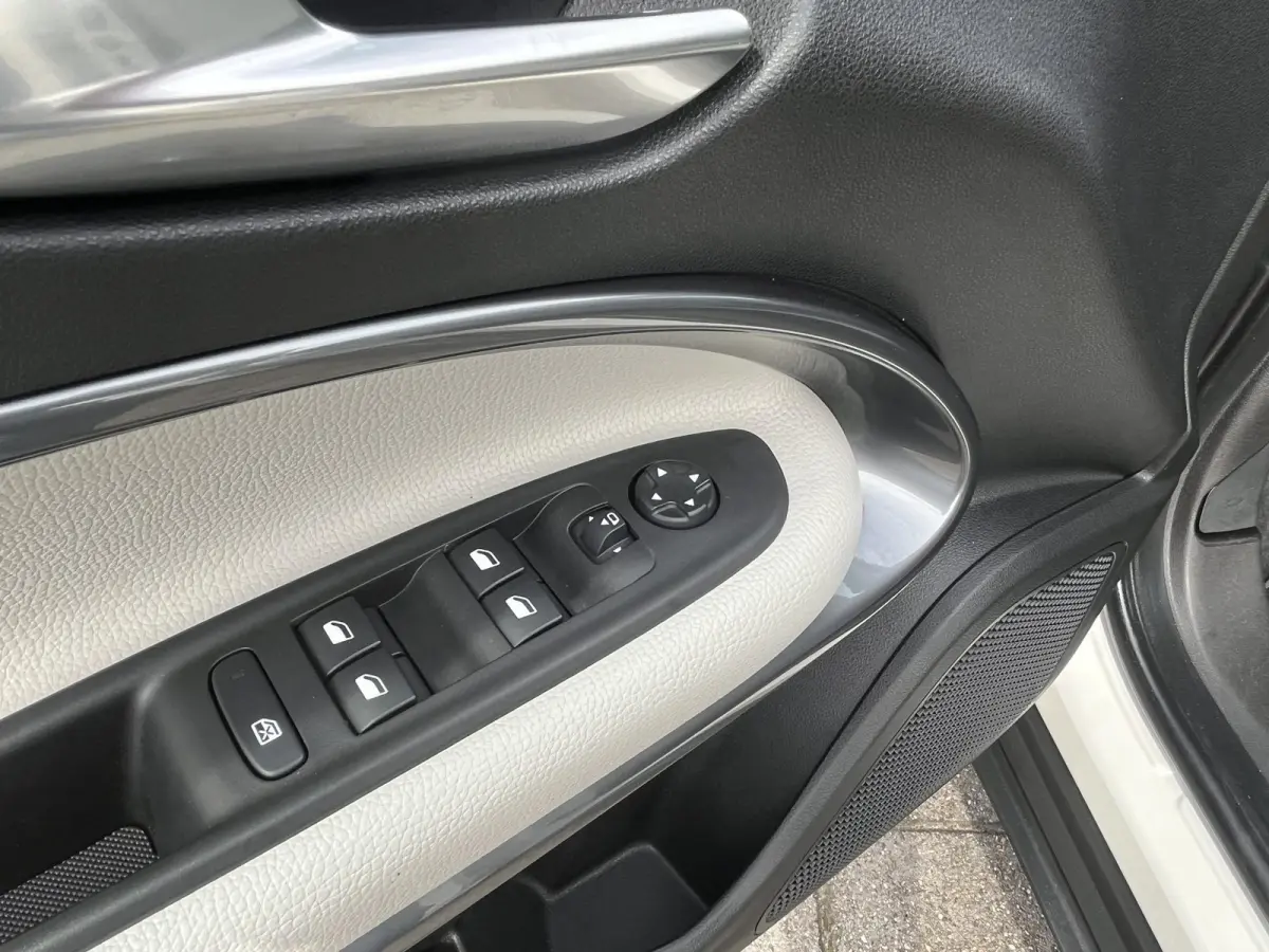 1.2 Hybrid T3 81 kW DCT La Prima AUTOMAAT|NAVI|CLIMATE|APPLE/ANDROID|CAMERA|PDC|18"