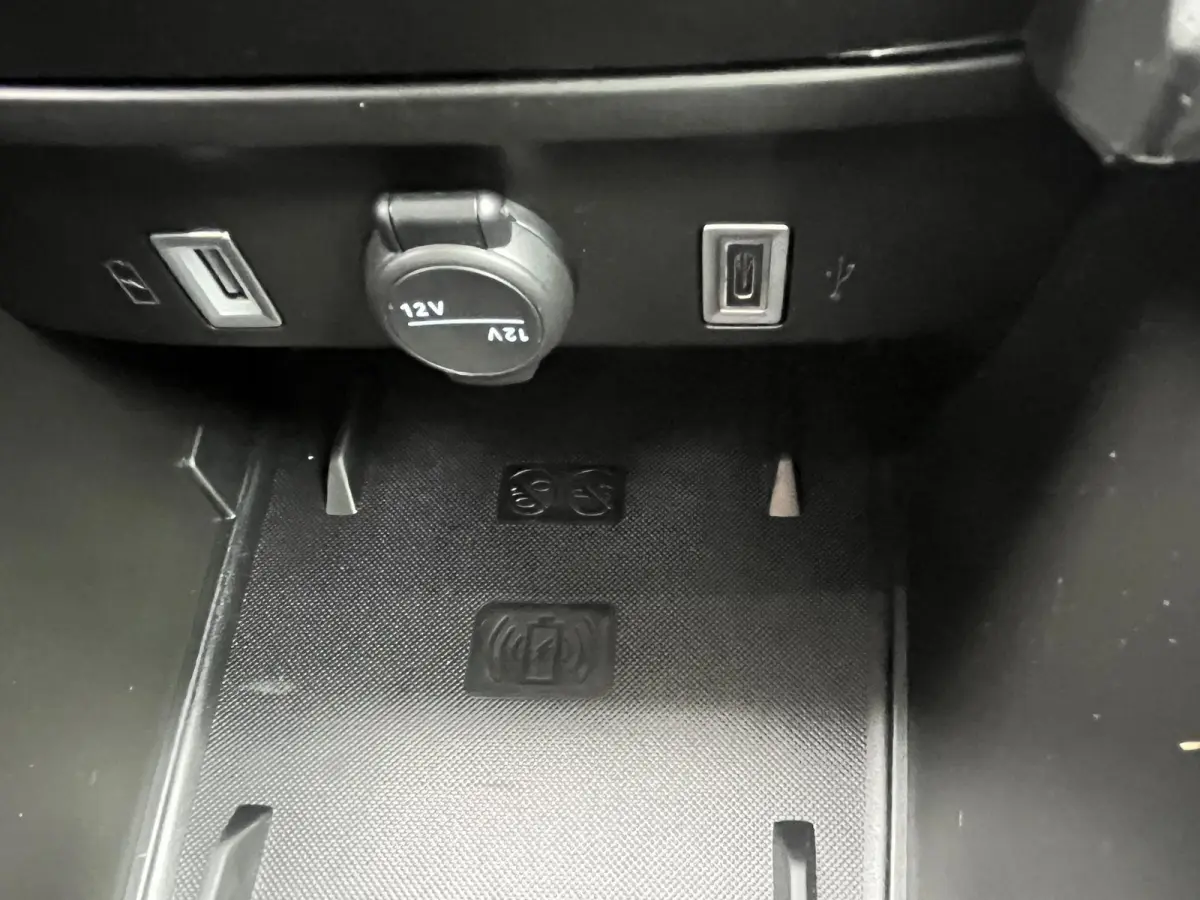 1.2 Hybrid T3 81 kW DCT La Prima AUTOMAAT|NAVI|CLIMATE|APPLE/ANDROID|CAMERA|PDC|18"