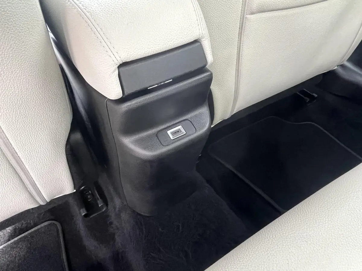 1.2 Hybrid T3 81 kW DCT La Prima AUTOMAAT|NAVI|CLIMATE|APPLE/ANDROID|CAMERA|PDC|18"