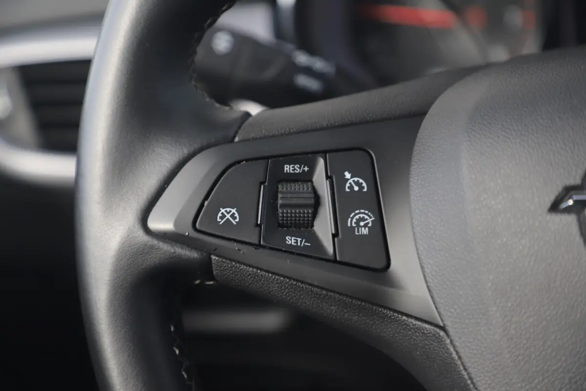 1.0 Online Edition Navigatie Airco Cruise PDC Bluetooth Carplay