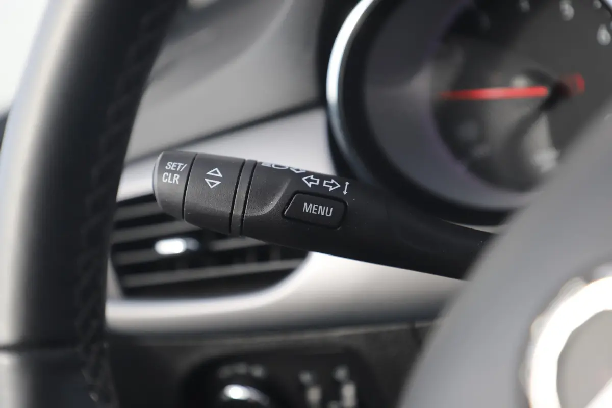 1.0 Online Edition Navigatie Airco Cruise PDC Bluetooth Carplay
