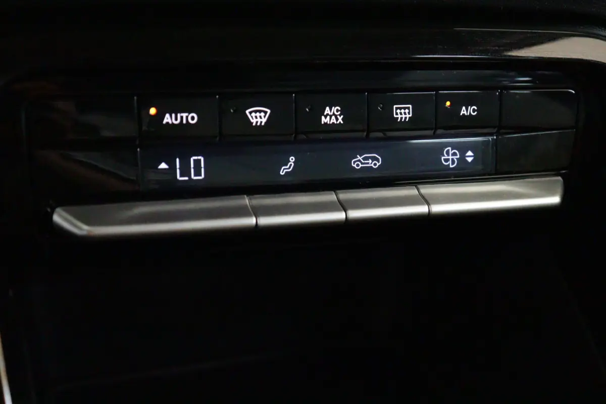 Max 113pk 44 kWh | 3 FASE | TWO-TONE | NAVI / APPCONNECT | CAMERA + PDC | LANE-ASSIST |