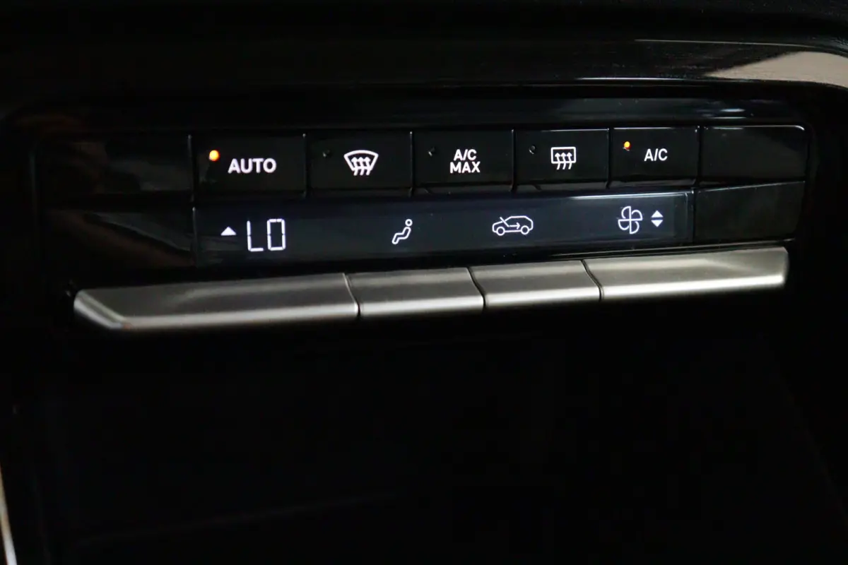Max 113pk 44 kWh | 3 FASE | TWO-TONE | NAVI / APPCONNECT | CAMERA + PDC | LANE-ASSIST |