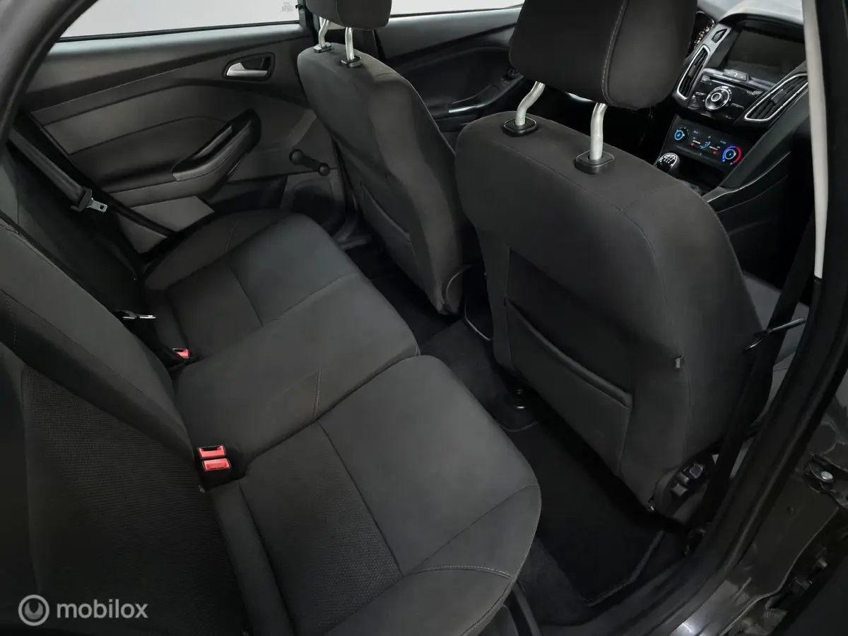 1.0 Ecoboost/Navi/Winter pakket/Rijklaar!