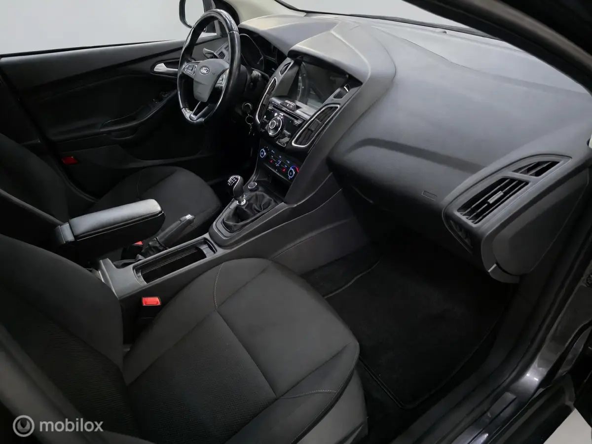 1.0 Ecoboost/Navi/Winter pakket/Rijklaar!