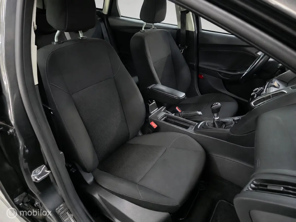 1.0 Ecoboost/Navi/Winter pakket/Rijklaar!
