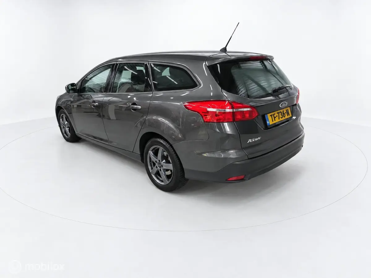 1.0 Ecoboost/Navi/Winter pakket/Rijklaar!