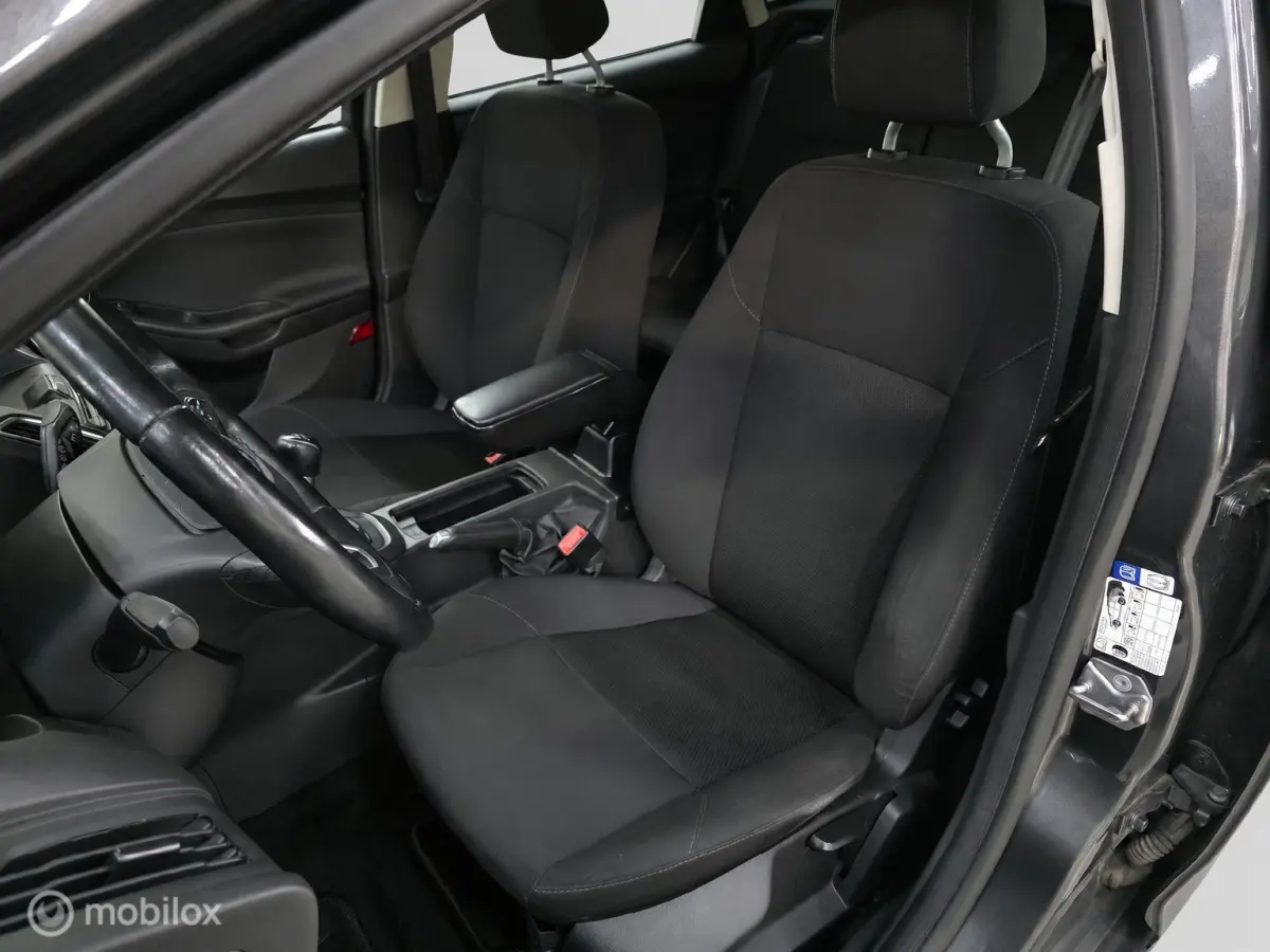 1.0 Ecoboost/Navi/Winter pakket/Rijklaar!