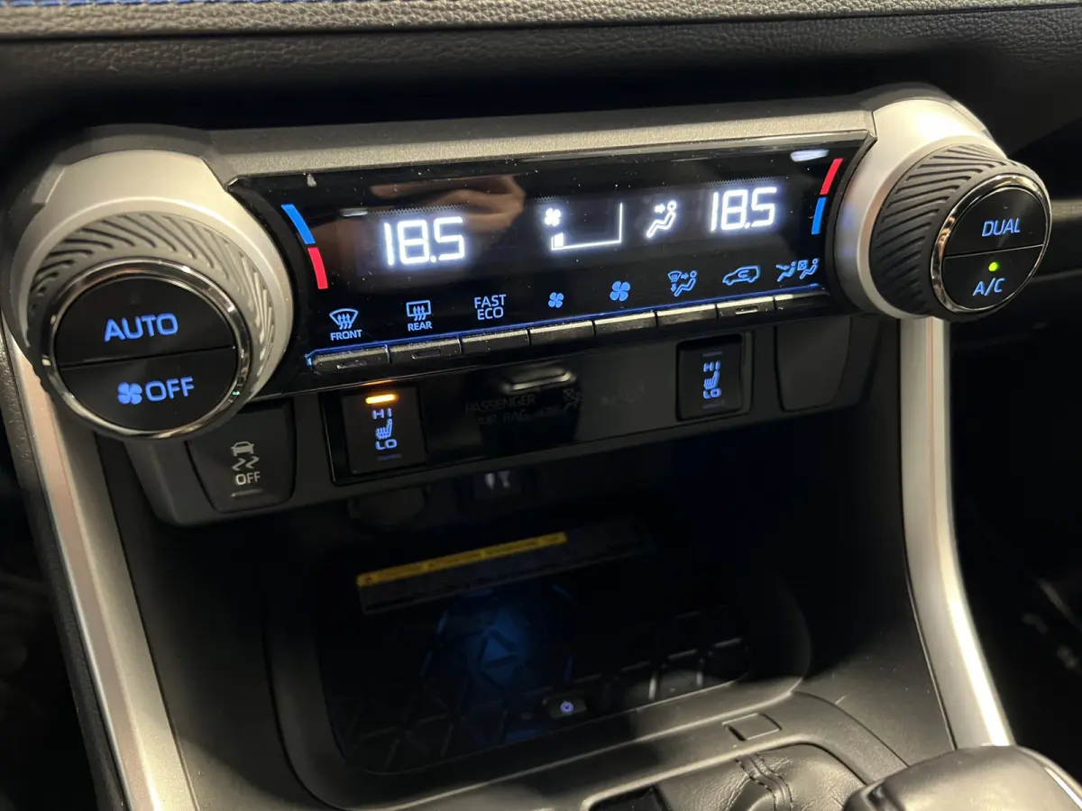2.5 Hybrid Executive | Navigatie | LM Velgen 18" | Voorstoelen Verwarmd | PDC Voor en Achter | Cruise Control Adaptief | Lederen Bekleding |